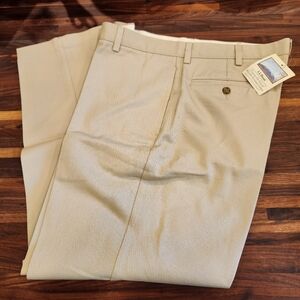 L.L. Bean NWT Double L Classic Fit Men's Khaki Chino 36x30